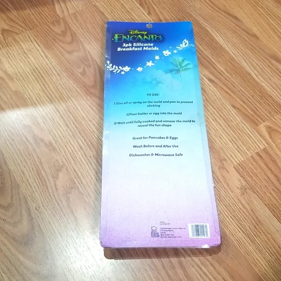 NIP DISNEY ENCANTO 3 PK SILICONE BREAKFAST MOLDS - Picture 2 of 2